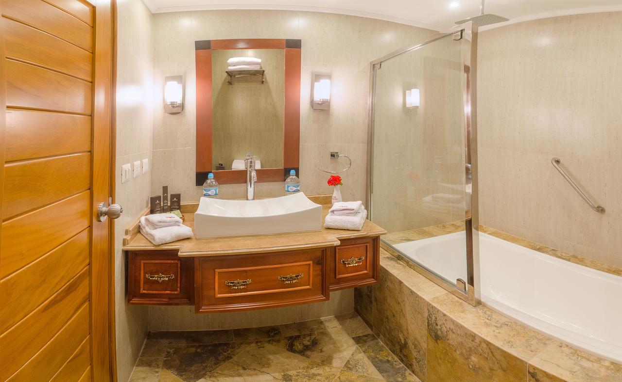 Taypikala Deluxe Valle Sagrado Урубамба Екстериор снимка